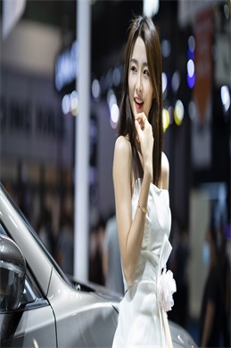 注射器灌满水放屁眼里处罚写真-肛门注水恶搞的危险与法律风险